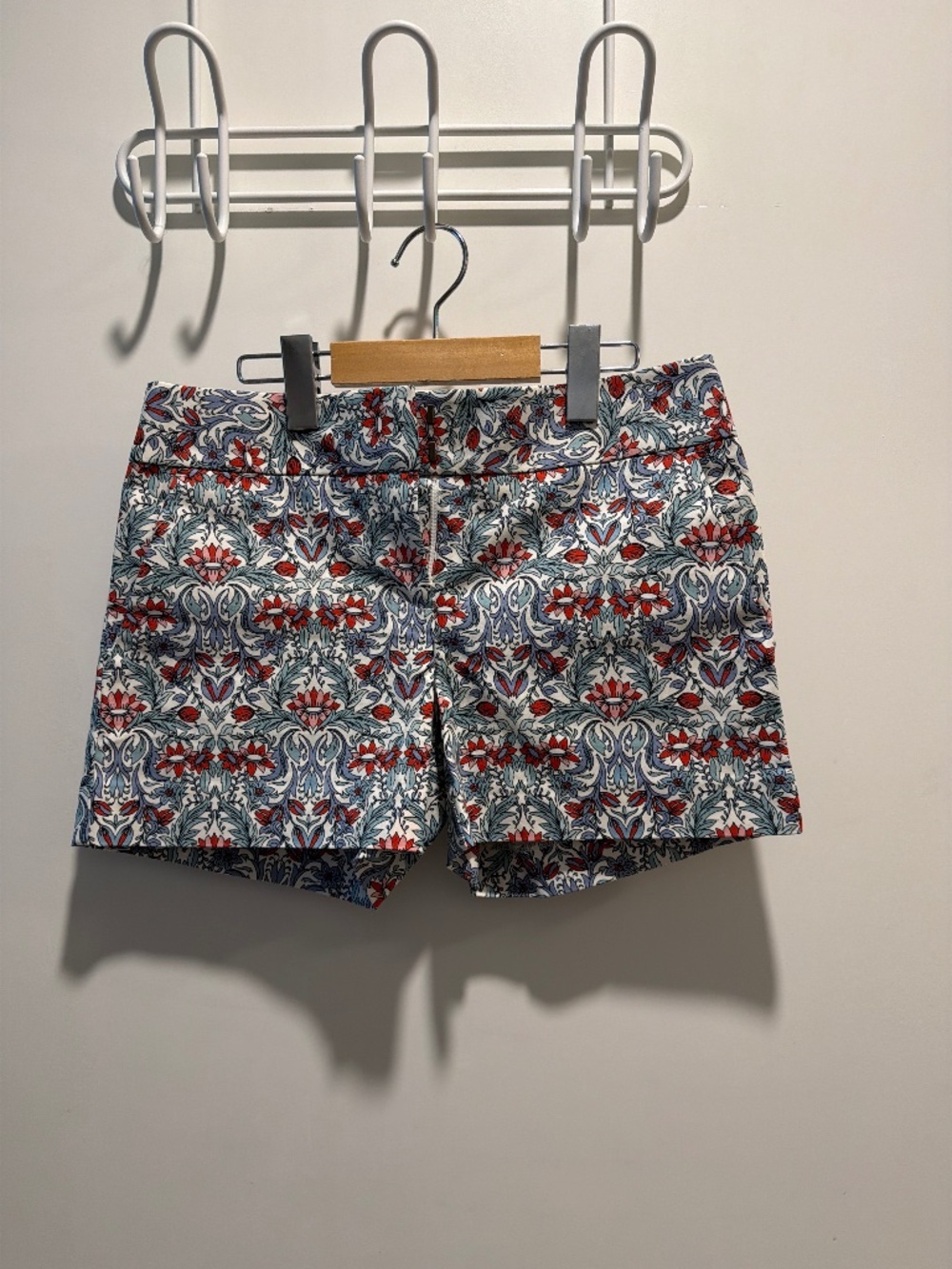 LOFT Floral Tapestry Print Chino Shorts Size XS New With Tags
